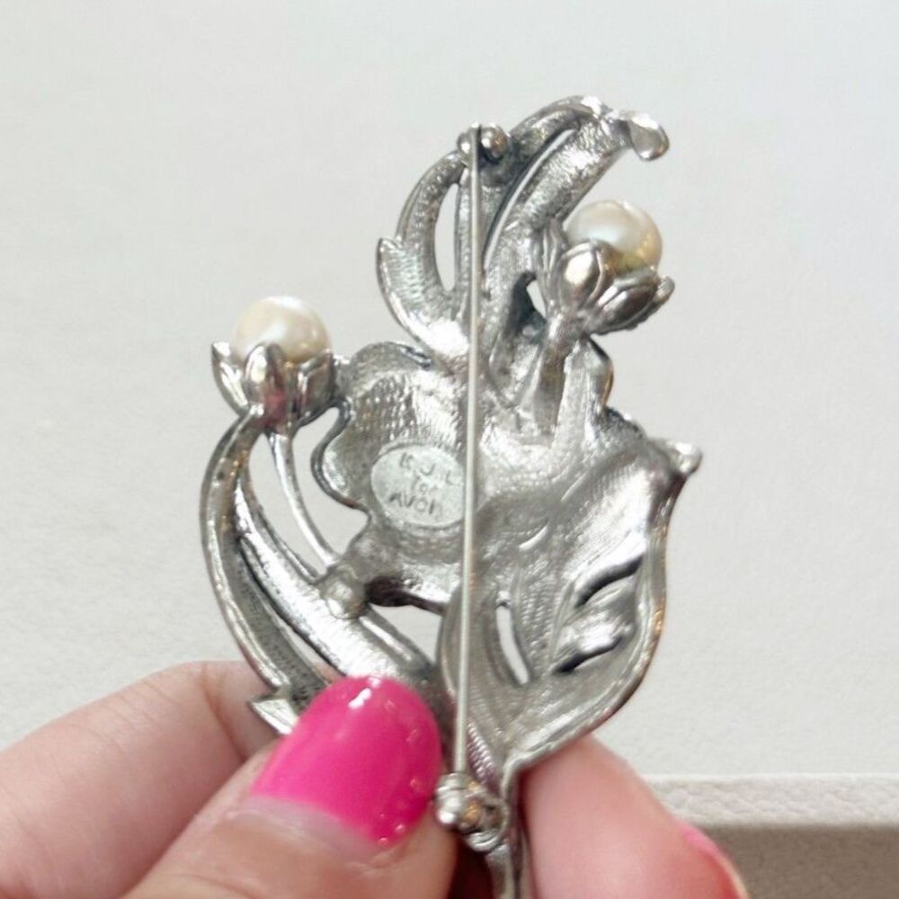 Kenneth Jay Lane Silver Floral Pave Crystal Brooch - Picture 4 of 7